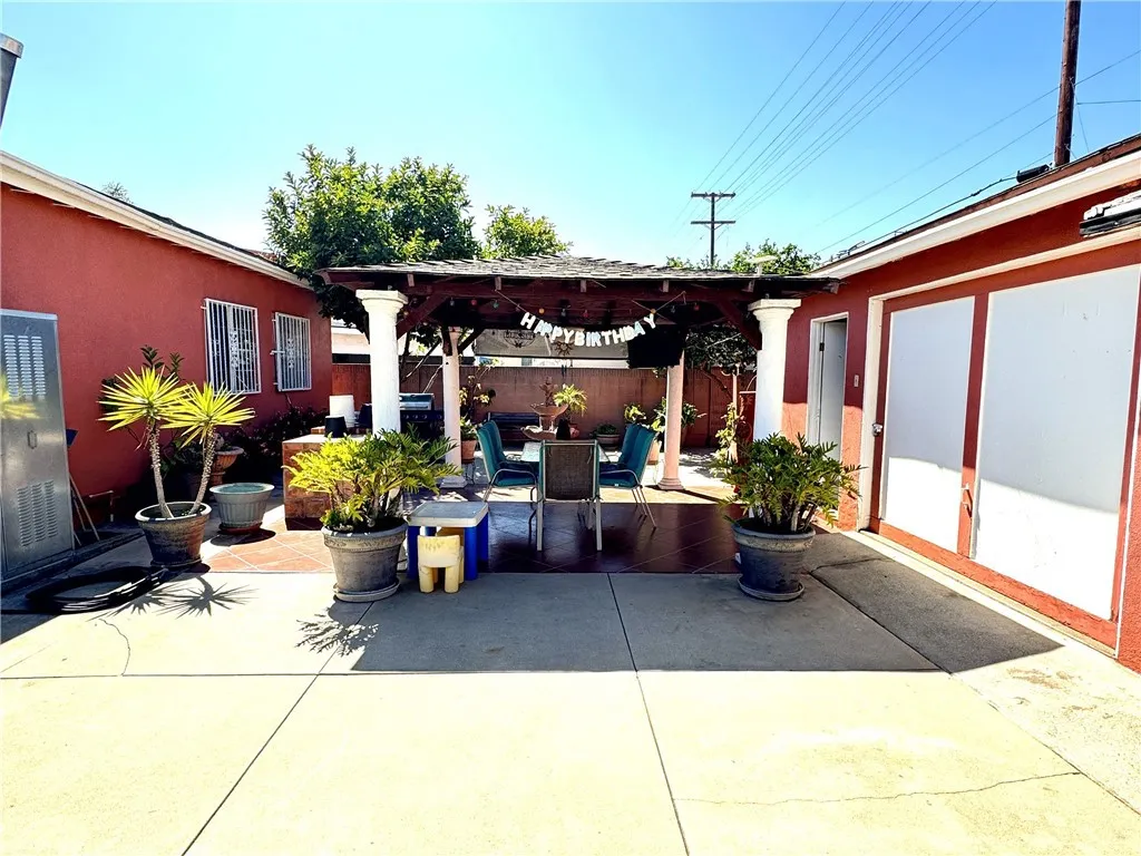 3425 Walnut, Huntington Park, California 90255 — photo 5