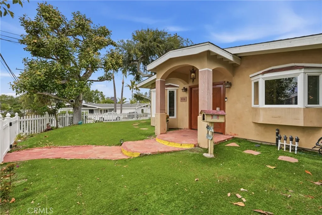 926 N Rowell Avenue, Manhattan Beach, California 90266 — photo 4