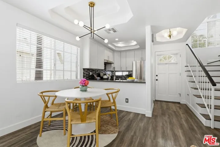 11110 Camarillo Street 122, Toluca Lake, California 91602 — photo 5