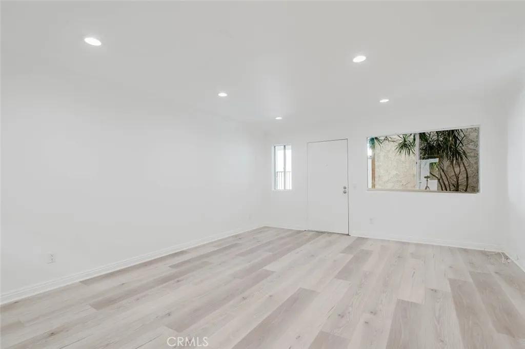 333 Burchett Street 111, Glendale, California 91203 — photo 4