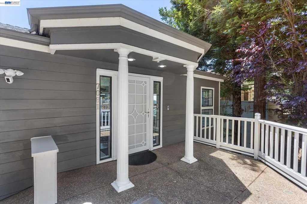 7081 Elverton Dr, Oakland, California 94611 — photo 5