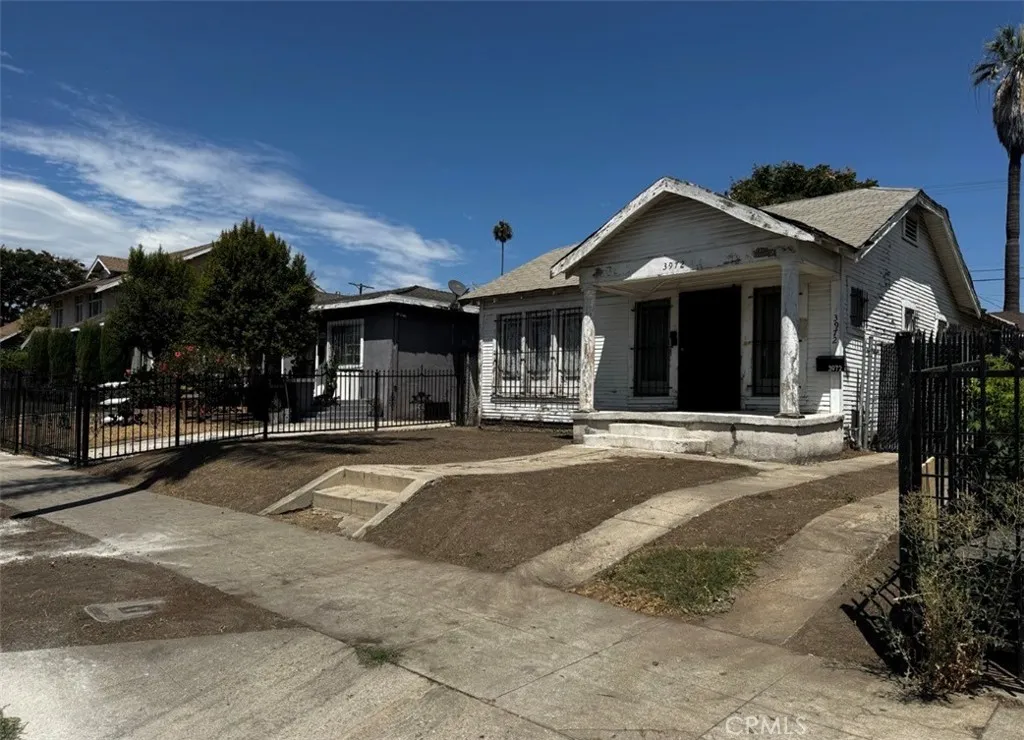3972 S Hobart