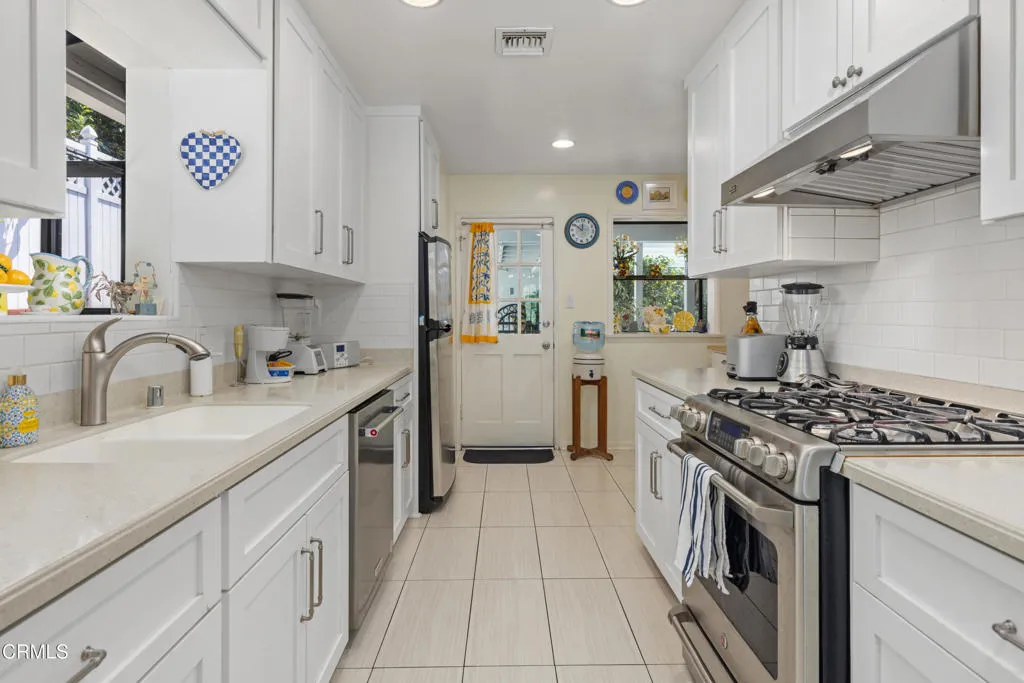 1305 Valley View Avenue, Pasadena, California 91107 — photo 5