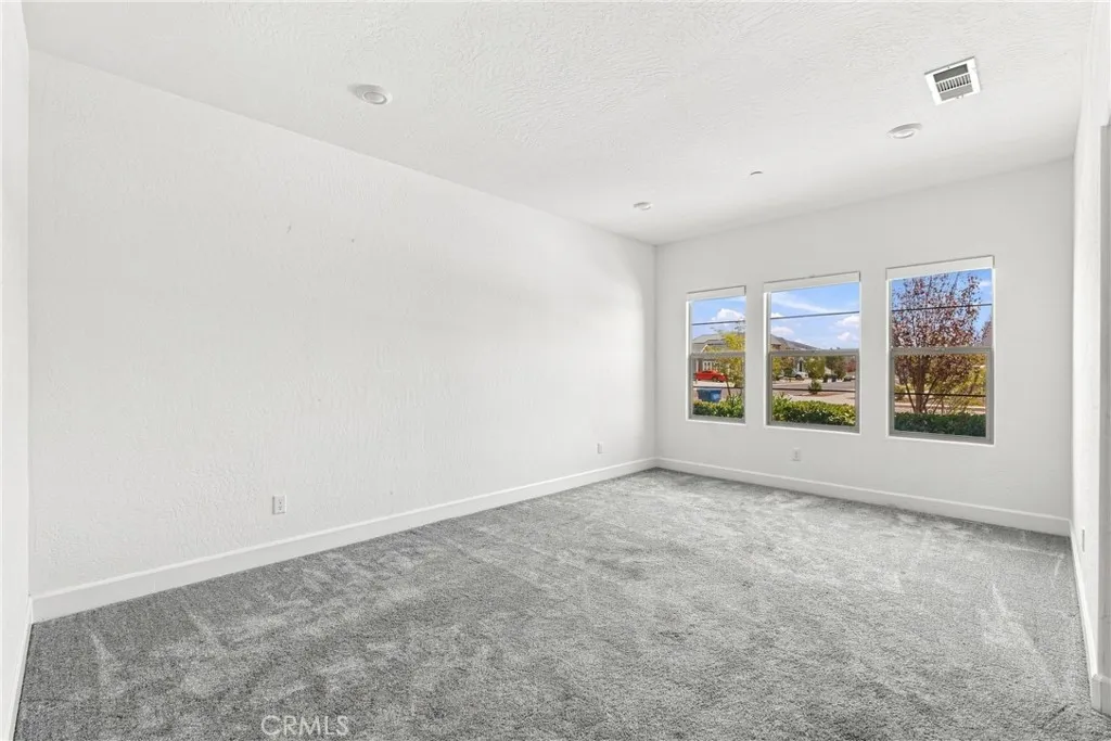2048 N Mitchell Street, Hanford, California 93230 — photo 5