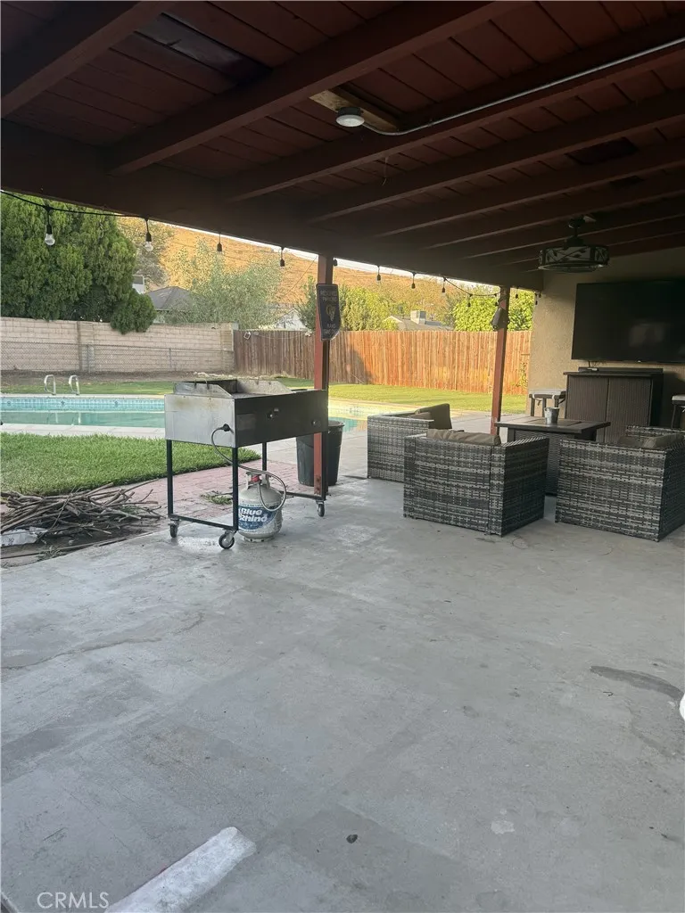 1280 Lomita, San Bernardino, California 92405 — photo 4