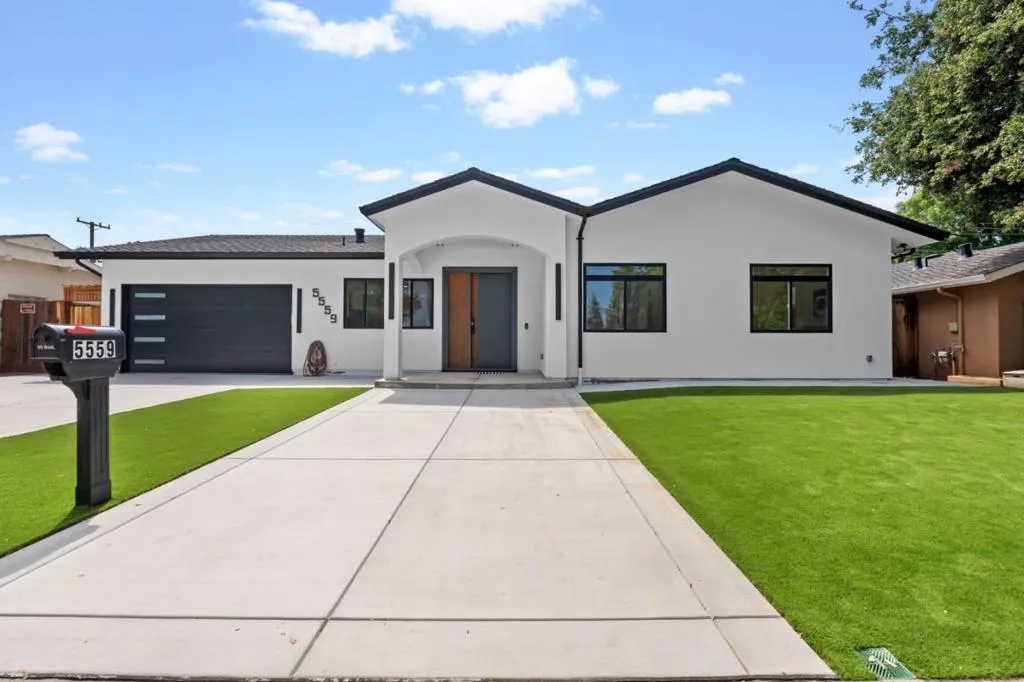 5559 Marquette Dr