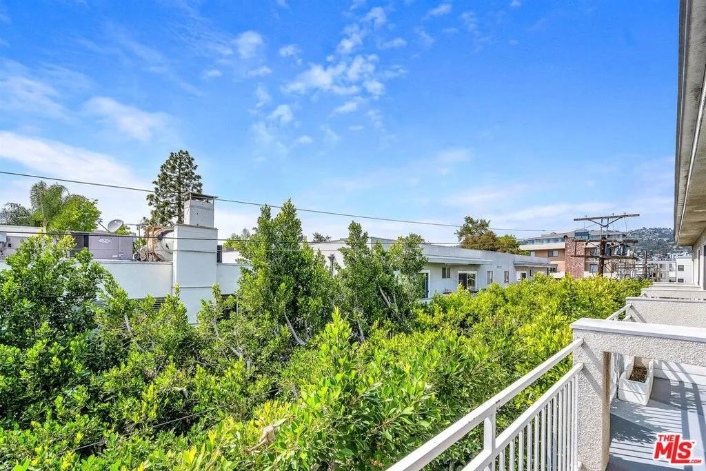 117 S Clark Drive 305, Los Angeles, California 90048 — photo 4