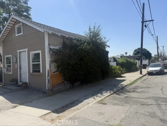 1087 W 9th, San Bernardino, California 92411 — photo 5