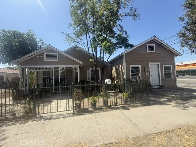 1087 W 9th