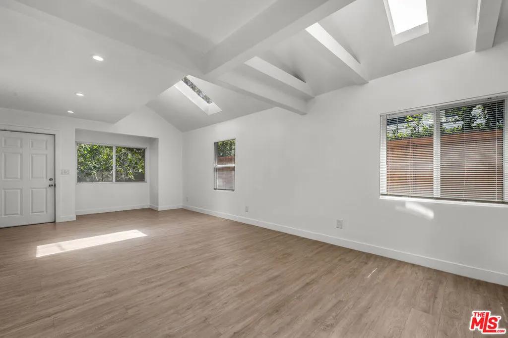 825 San Miguel Avenue, Venice, California 90291 — photo 4