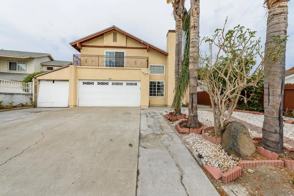 1045 Fuchsia Ln
