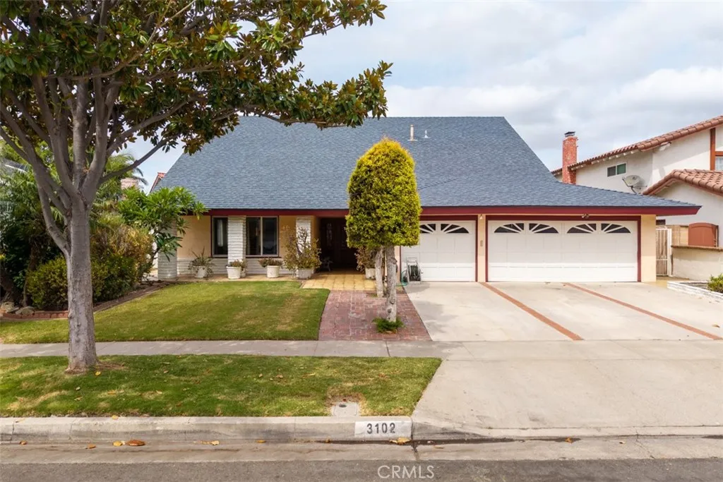 3102 S Pacific