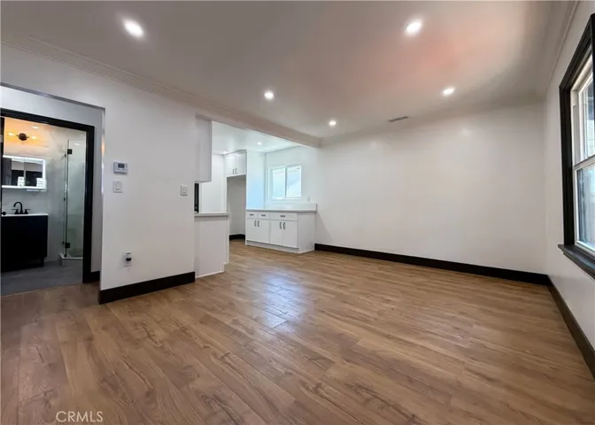 Entre House living room