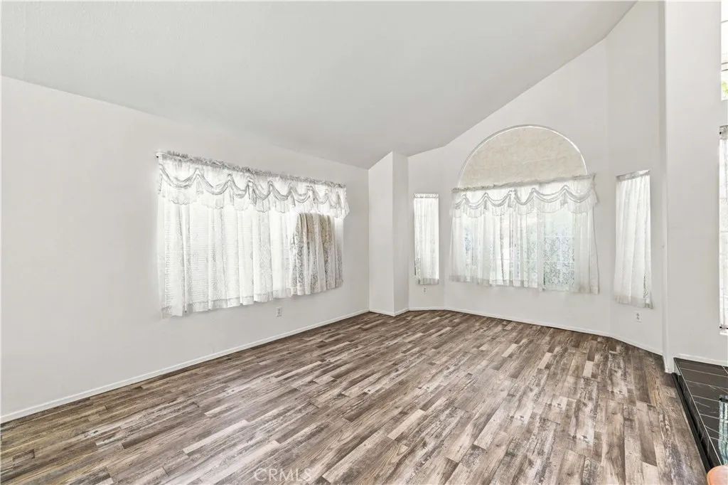 40060 Castana, Palmdale, California 93551 — photo 4