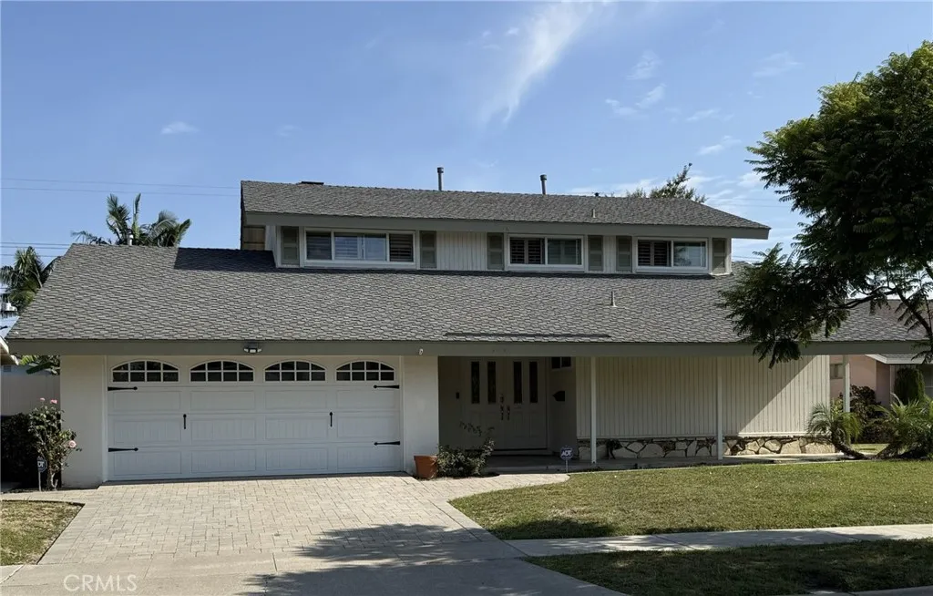 5081 Loyola Ave