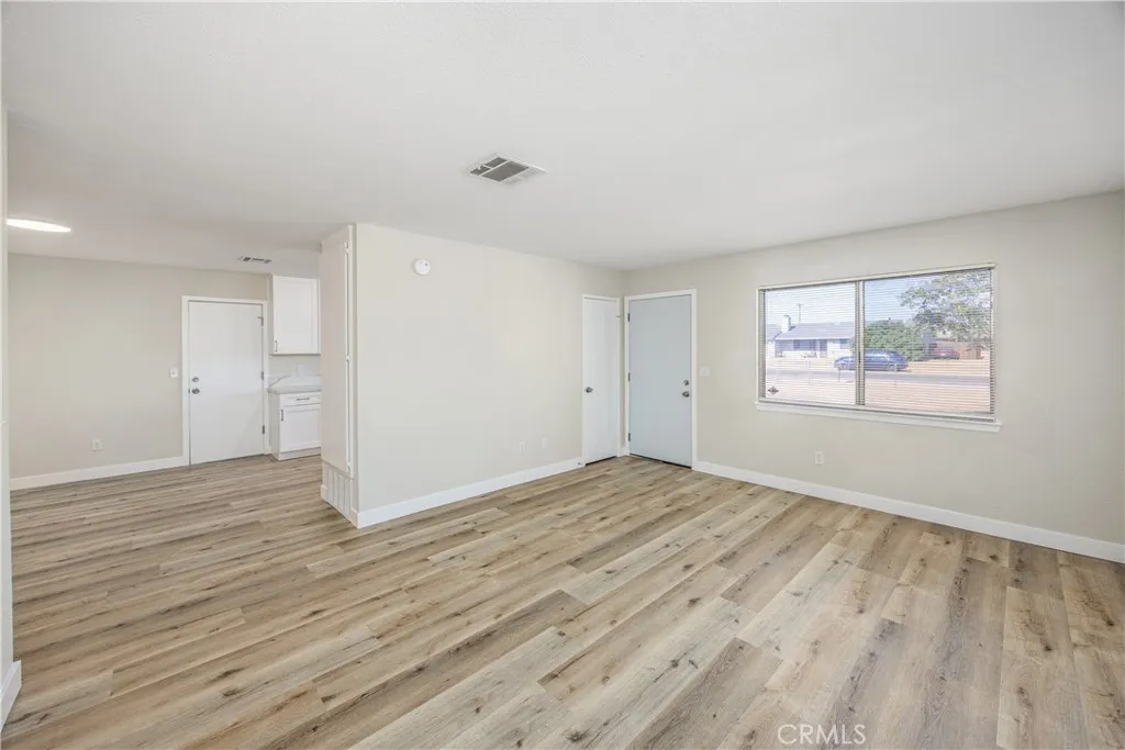 20923 Rambling, Apple Valley, California 92308 — photo 4