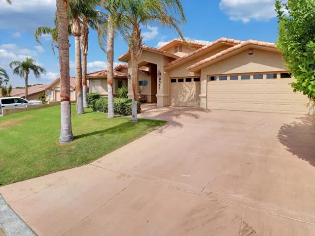 02-8541 Clubhouse Blvd-2