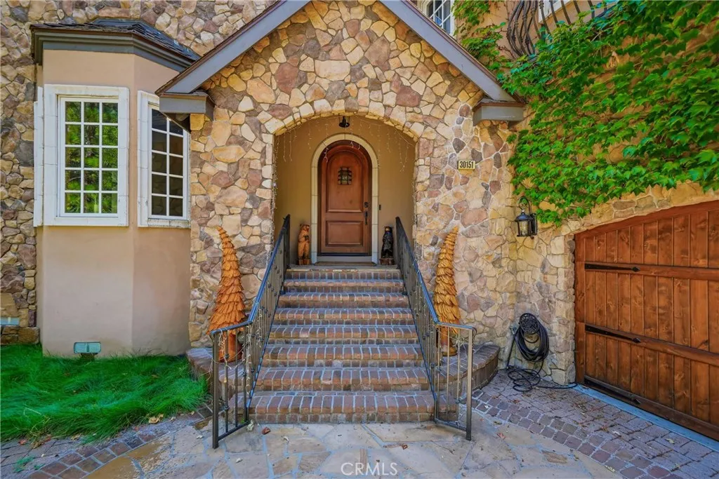 30151 Skyline, Running Springs, California 92382 — photo 4