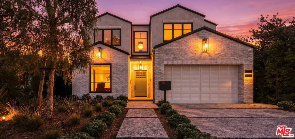 3640 S Barrington Ave
