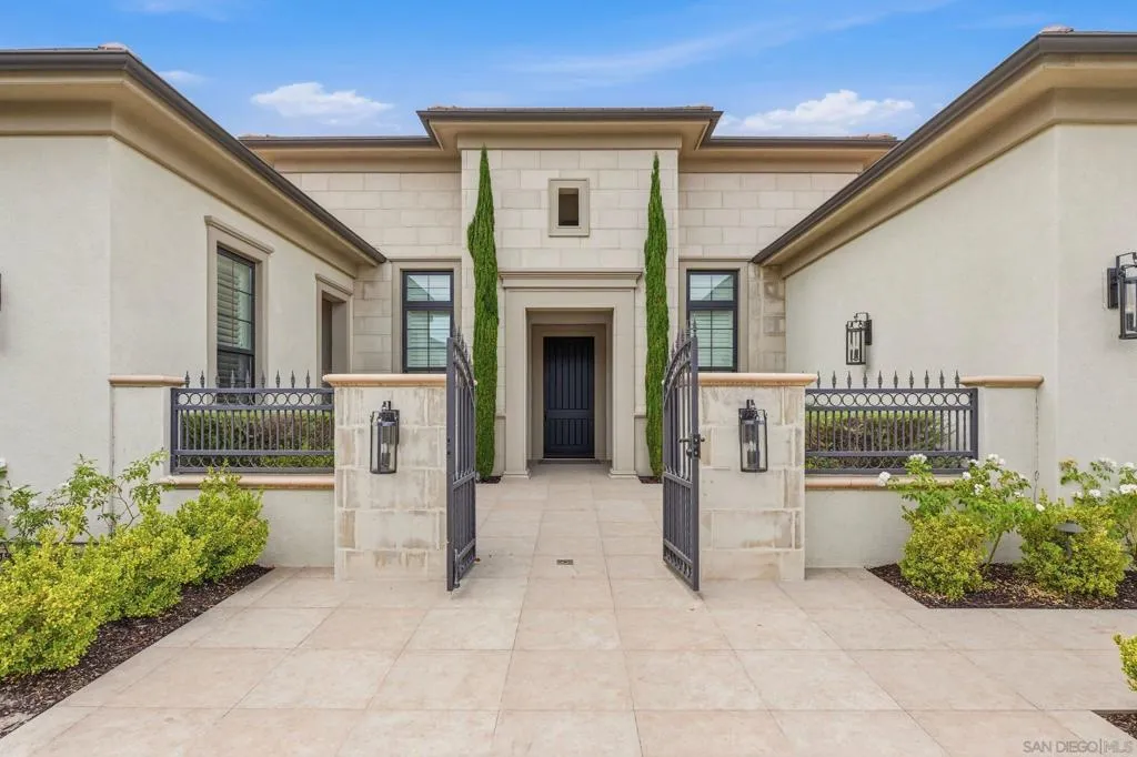 6210 Summit Crest Cir