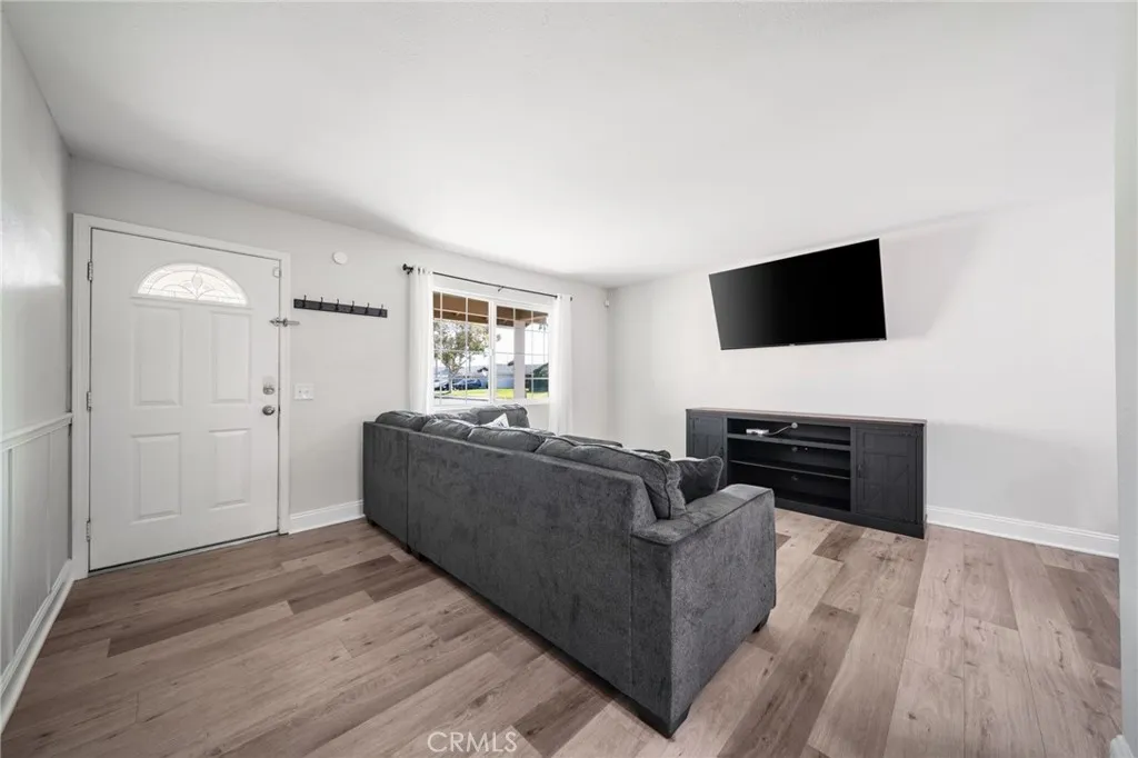 862 Juniper Street, Ontario, California 91762 — photo 4