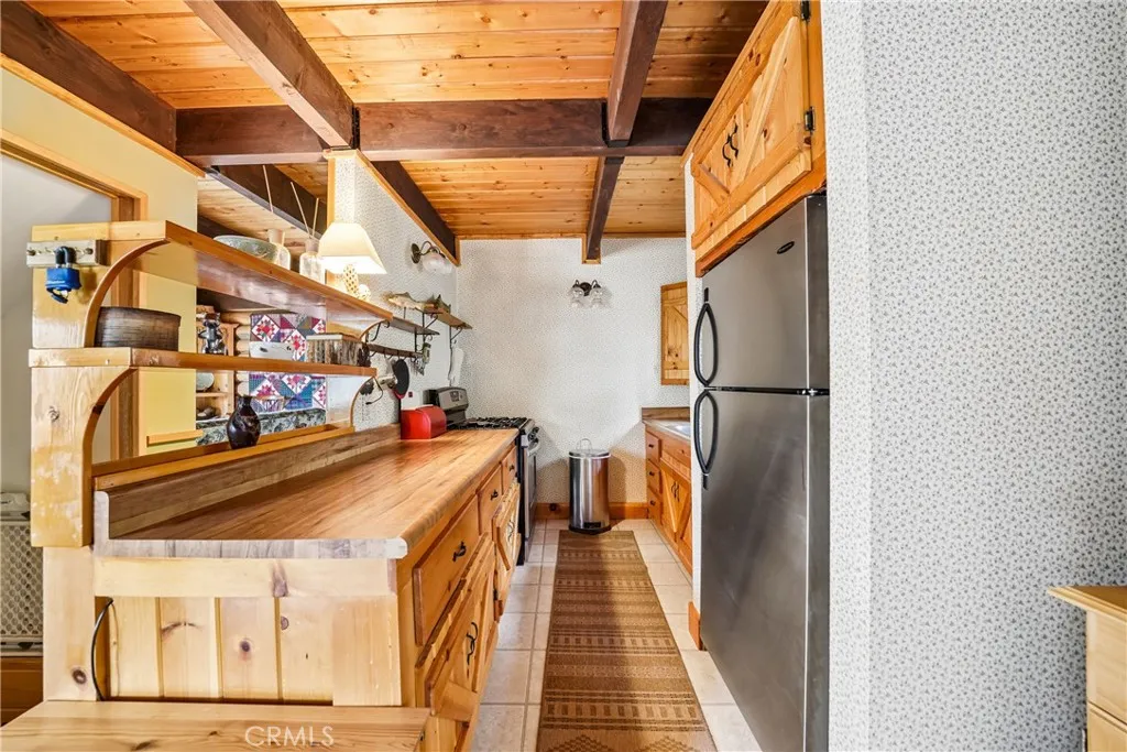 33329 Robin Drive, Green Valley Lake, California 92341 — photo 5