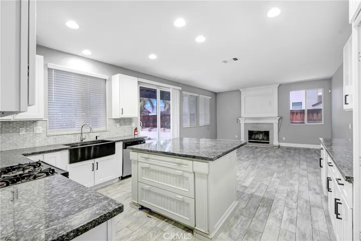 709 E Agape Avenue, San Jacinto, California 92583 — photo 5