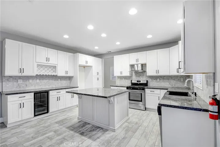709 E Agape Avenue, San Jacinto, California 92583 — photo 4