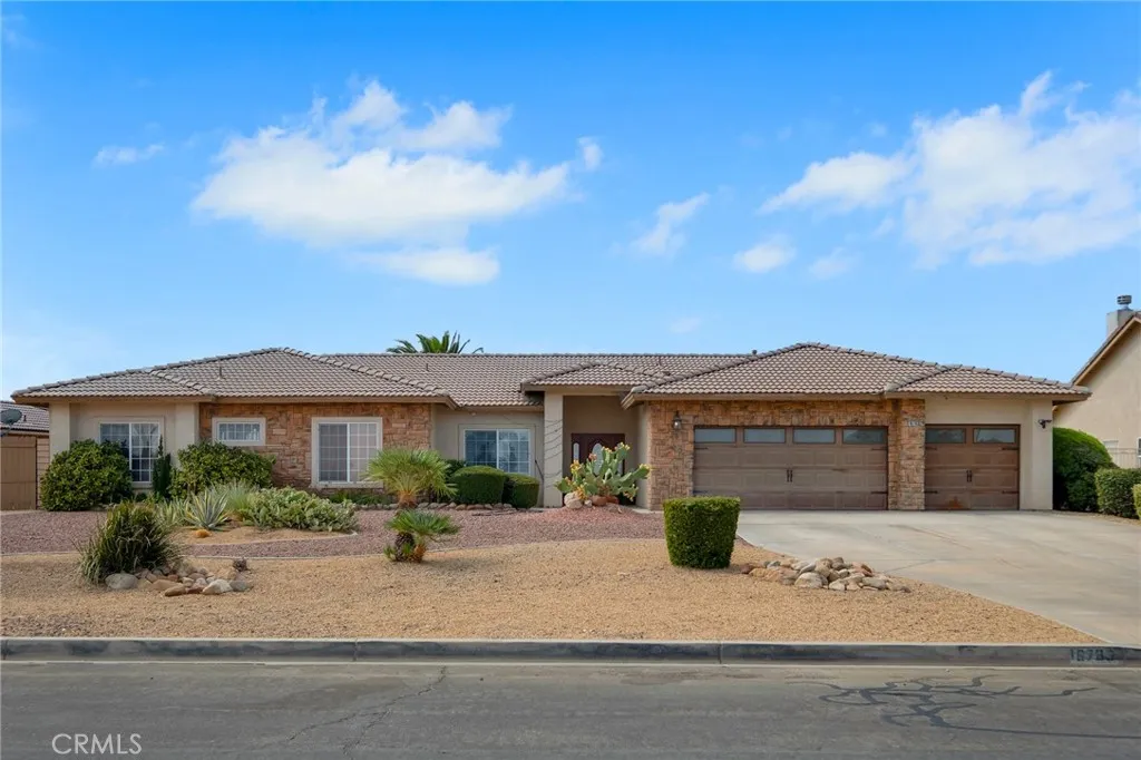 16783 Crockett, Hesperia, California 92345 — photo 4