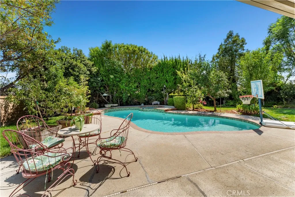 912 Pineridge, Upland, California 91784 — photo 5