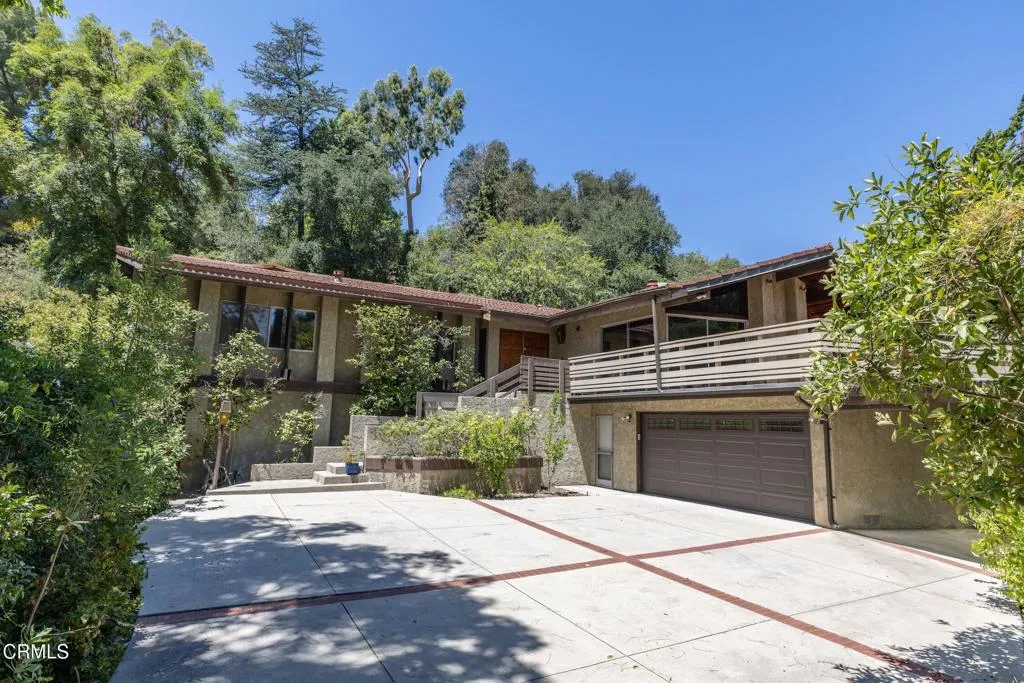 579 Laguna Rd