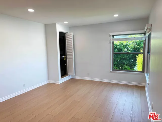 4125 1/2 W Toluca Lake Avenue, Burbank, California 91505 — photo 5