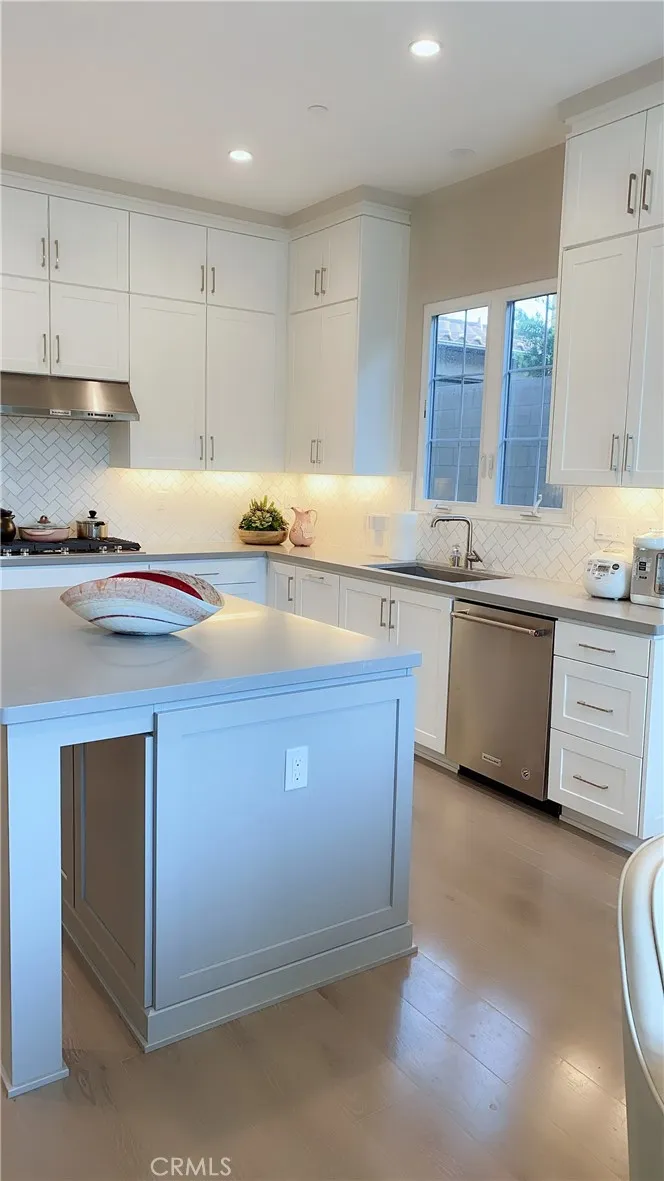 119 Donati, Irvine, California 92602 — photo 5