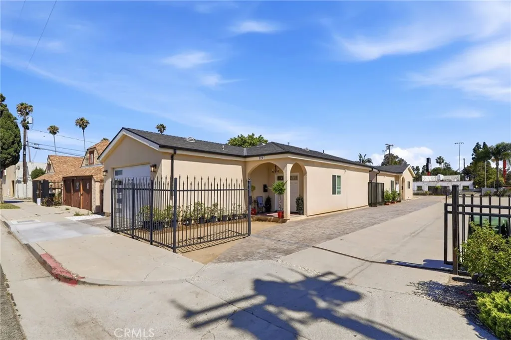 127 E N Street, Wilmington, California 90744 — photo 4
