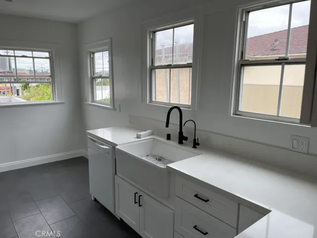 Kitchen counters  Nook area
