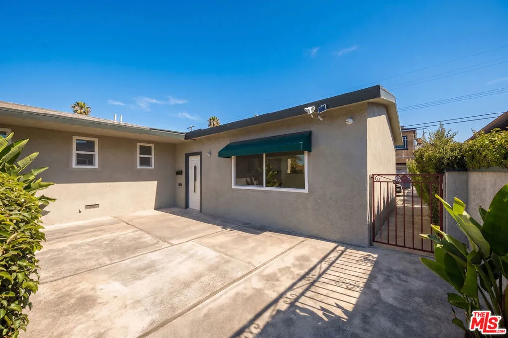 1457 E Chapman Avenue, Fullerton, California 92831 — photo 5