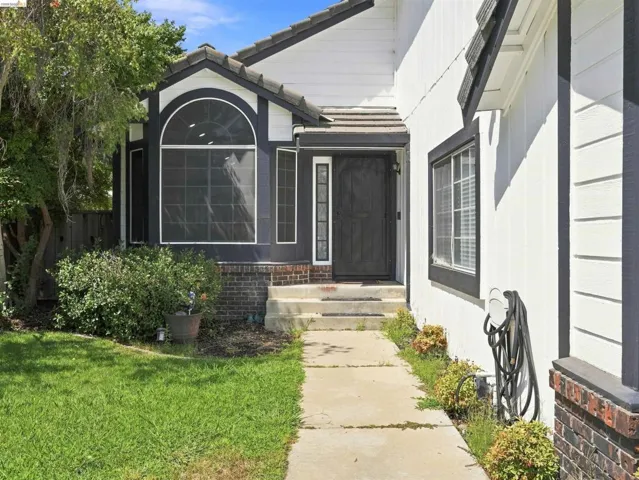 1529 Thistle Court, Oakley, California 94561-2642 — photo 5
