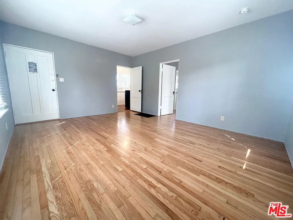 940 Milwood Avenue, Los Angeles, California 90291 — photo 4