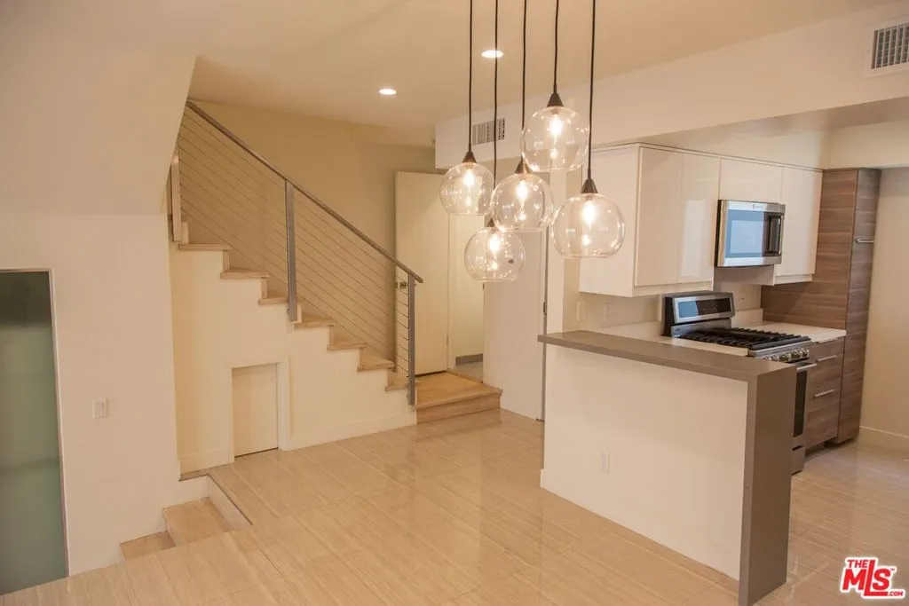 508 N Kings Road 4, West Hollywood, California 90048 — photo 5