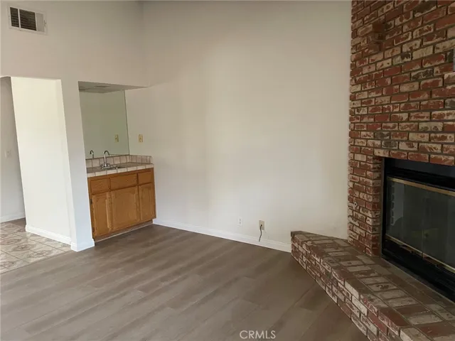 16145 Tao, Apple Valley, California 92307 — photo 5