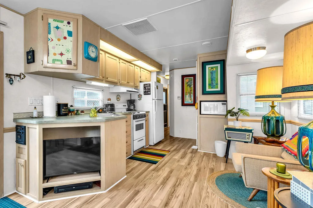 Kitchen and Seating Kitchen and Seating