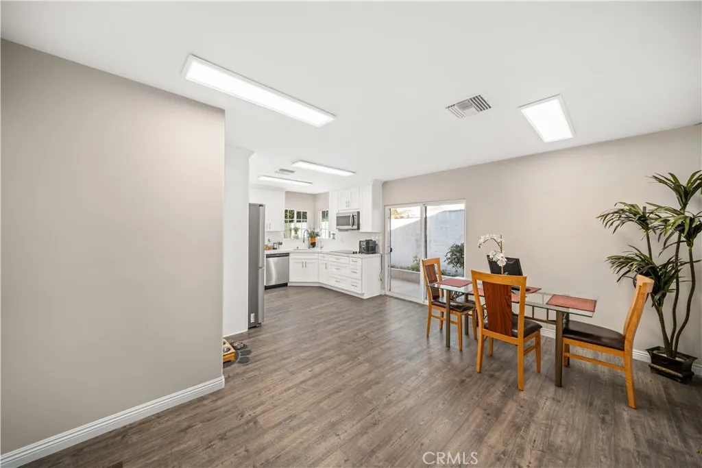 8638 Calmosa Avenue, Whittier, California 90605 — photo 5