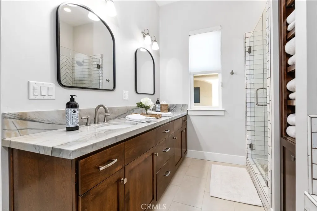 Guest Bathroom 2
