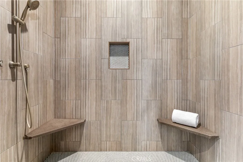 Primary shower