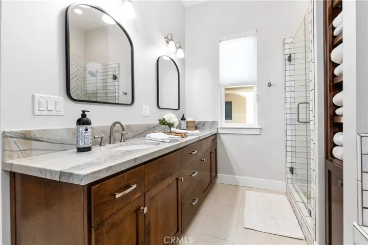 Guest Bathroom 2