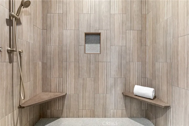 Primary shower