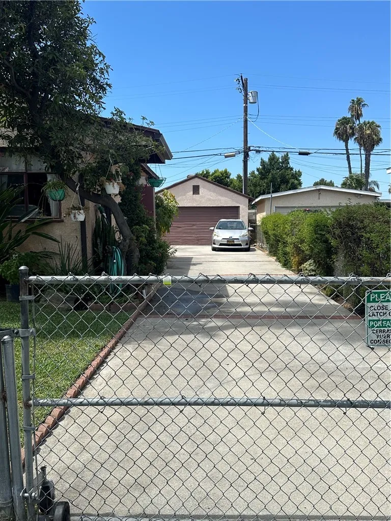 8719 Tilden