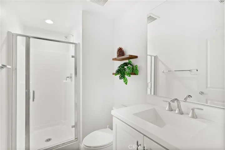 Main floor hallway bathroom