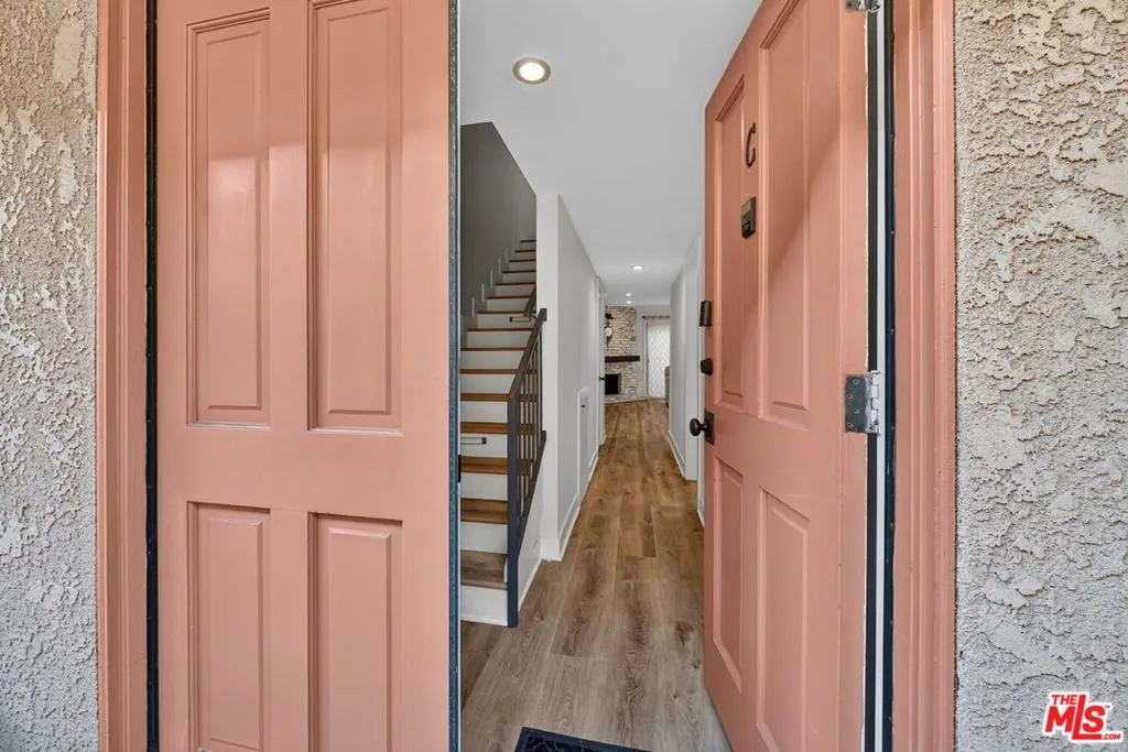 552 E Palm Avenue C, Burbank, California 91501 — photo 4