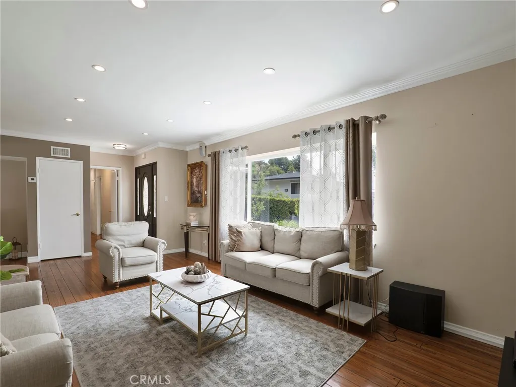500 Via Providencia, Burbank, California 91501 — photo 4